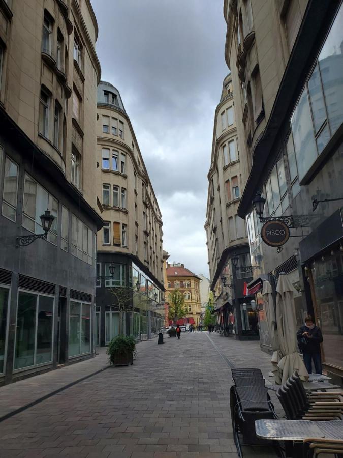 Budapest Walking Street-T Esterno foto